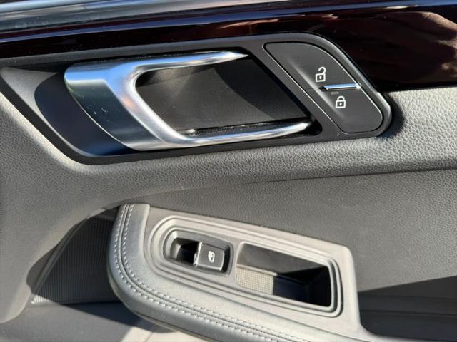 2021 Porsche Macan Base