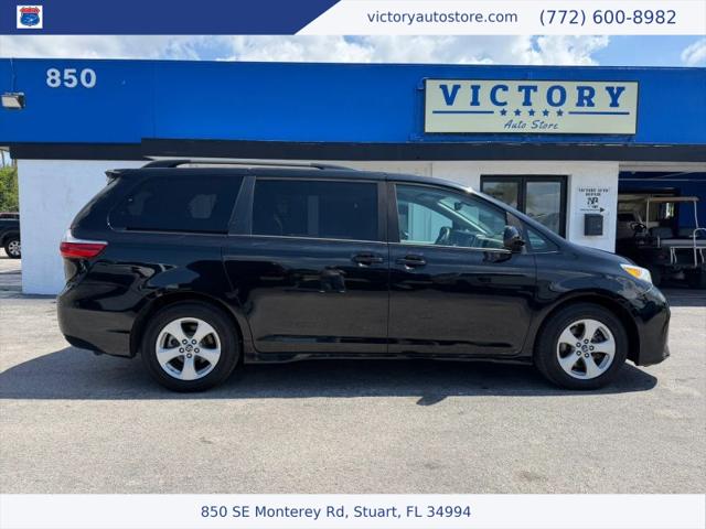 2019 Toyota Sienna LE 8 Passenger