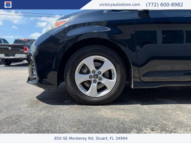 2019 Toyota Sienna LE 8 Passenger