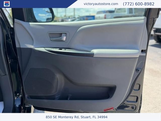 2019 Toyota Sienna LE 8 Passenger