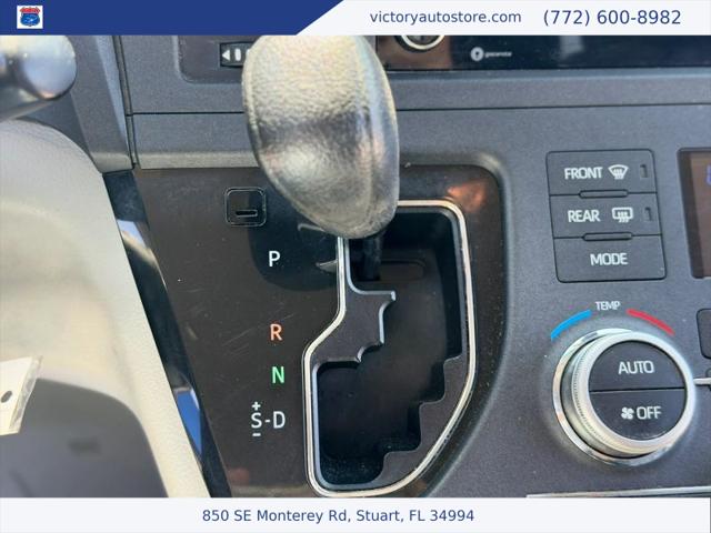 2019 Toyota Sienna LE 8 Passenger