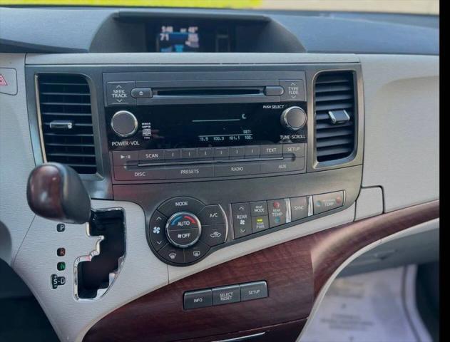 2013 Toyota Sienna XLE V6 8 Passenger