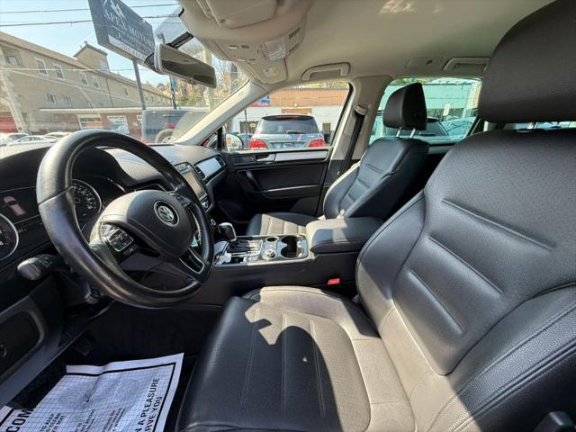 2012 Volkswagen Touareg VR6 Sport