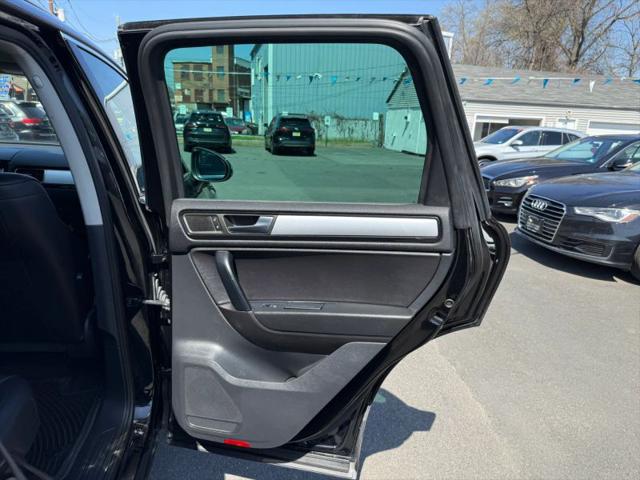 2012 Volkswagen Touareg VR6 Sport