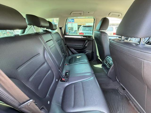 2012 Volkswagen Touareg VR6 Sport