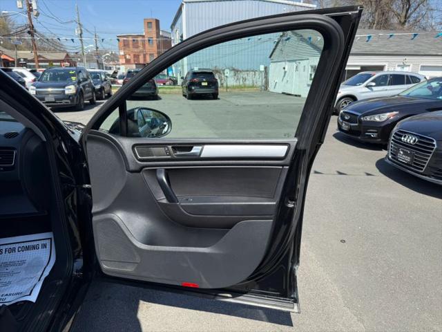 2012 Volkswagen Touareg VR6 Sport