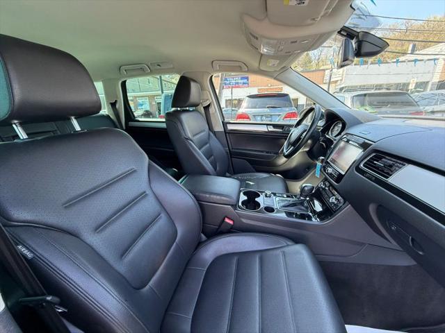 2012 Volkswagen Touareg VR6 Sport