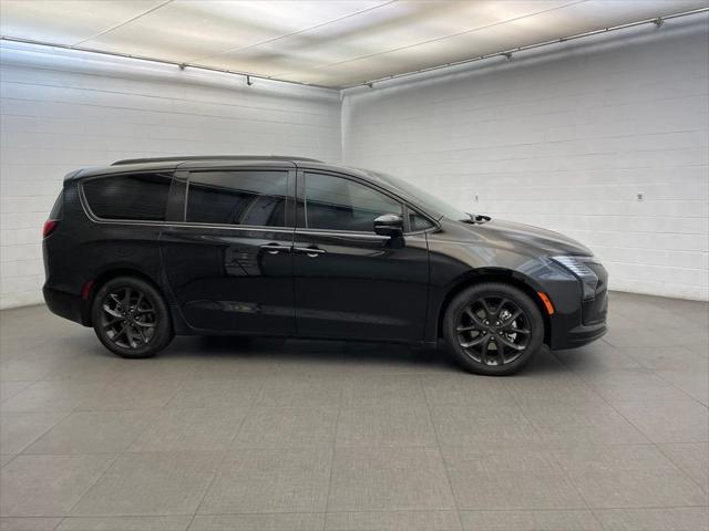 2027 Chrysler Pacifica PACIFICA LIMITED 2027 Chrysler Pacifica PACIFICA LIMITED