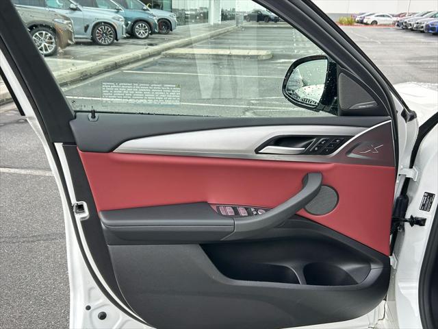 2025 BMW X4 xDrive30i