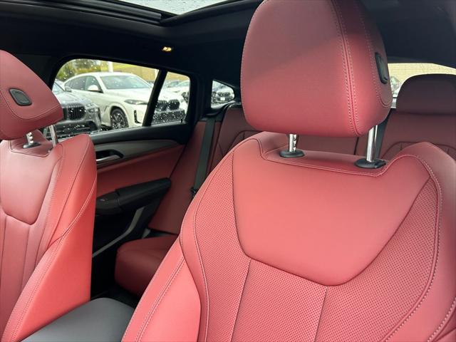 2025 BMW X4 xDrive30i