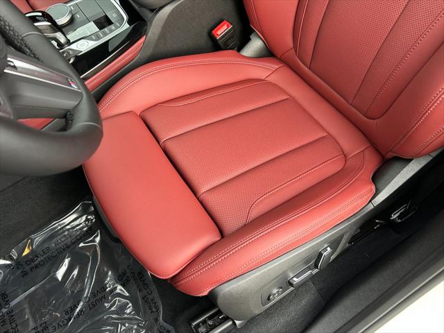 2025 BMW X4 xDrive30i