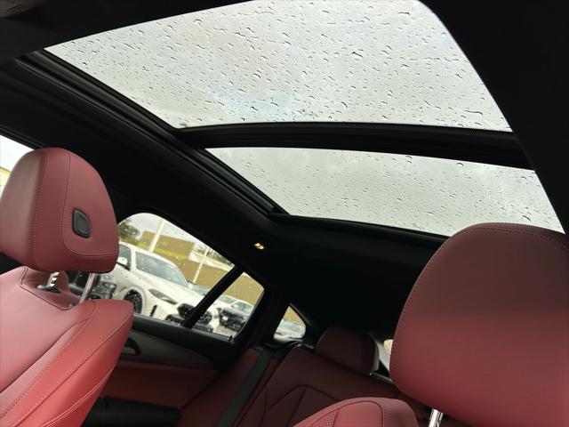 2025 BMW X4 xDrive30i