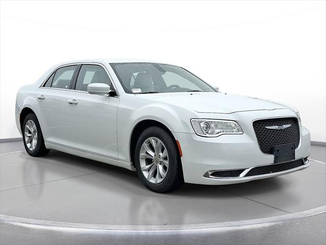 2015 Chrysler 300 Limited V6's photo