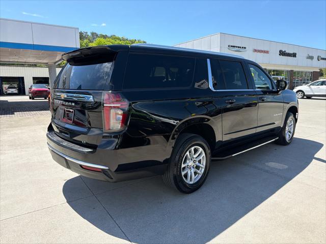2024 Chevrolet Suburban 4WD LT