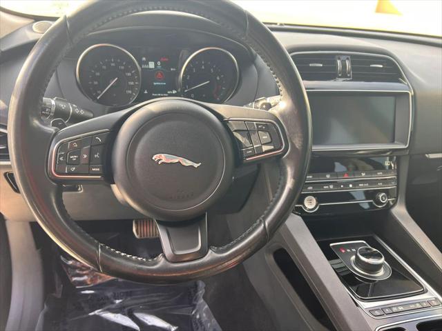 2019 Jaguar F-PACE 25t Premium