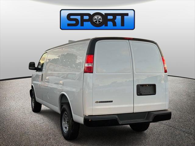 2026 Chevrolet Express Cargo Van 2500 Regular Wheelbase, WT, RWD