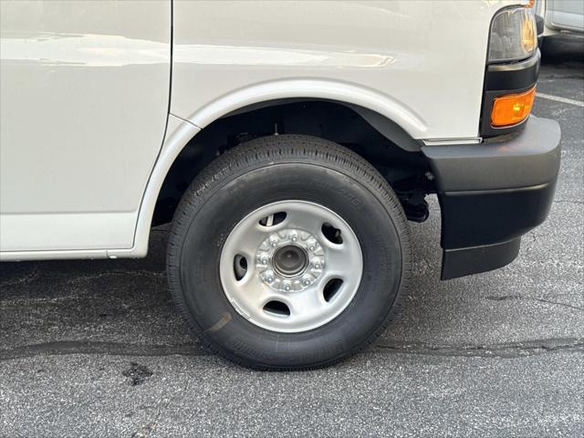 2026 Chevrolet Express Cargo Van 2500 Regular Wheelbase, WT, RWD