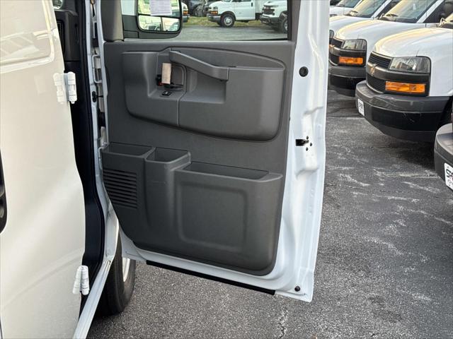 2026 Chevrolet Express Cargo Van 2500 Regular Wheelbase, WT, RWD