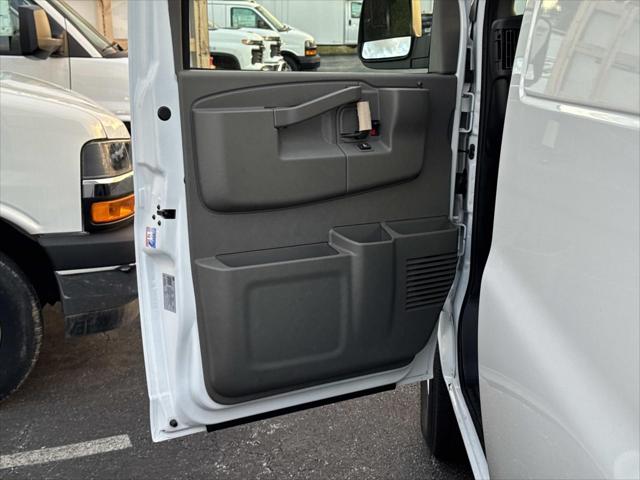 2026 Chevrolet Express Cargo Van 2500 Regular Wheelbase, WT, RWD