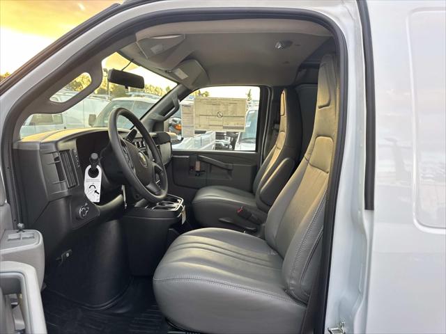 2026 Chevrolet Express Cargo Van 2500 Regular Wheelbase, WT, RWD