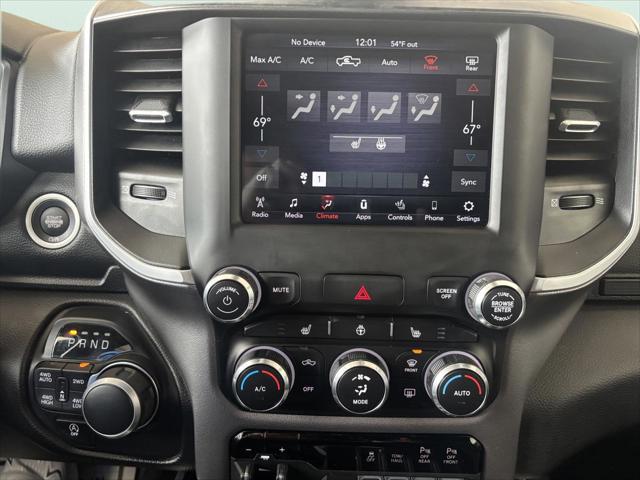 2020 Ram 1500 Big Horn Crew Cab 4x4 5'7" Box