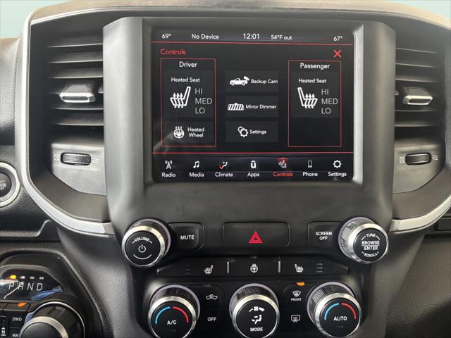 2020 Ram 1500 Big Horn Crew Cab 4x4 5'7" Box
