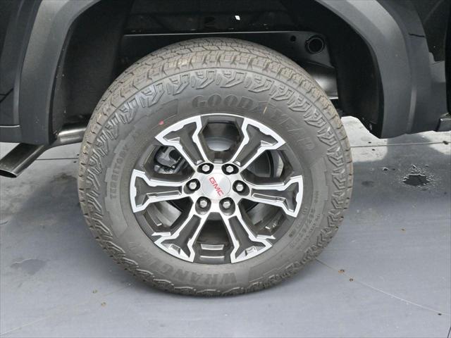 2025 GMC Canyon 4WD AT4