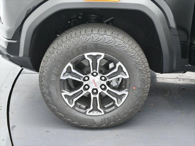 2025 GMC Canyon 4WD AT4