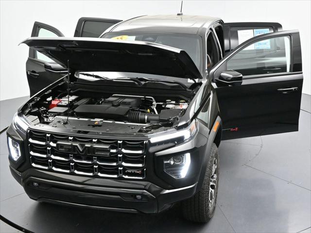 2025 GMC Canyon 4WD AT4