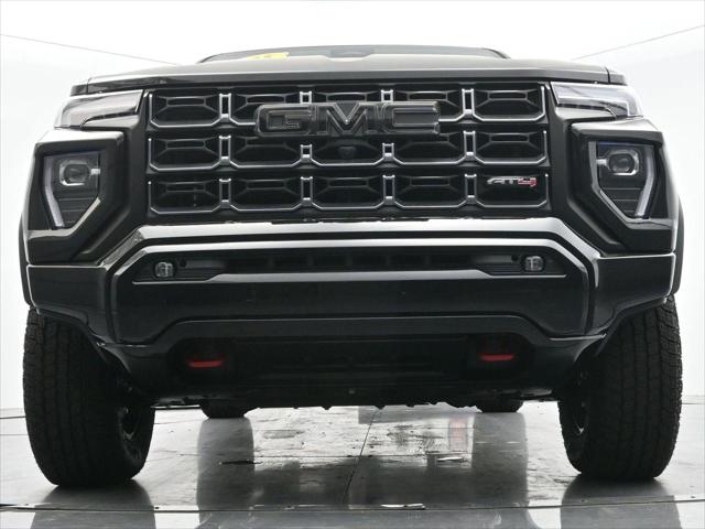 2025 GMC Canyon 4WD AT4