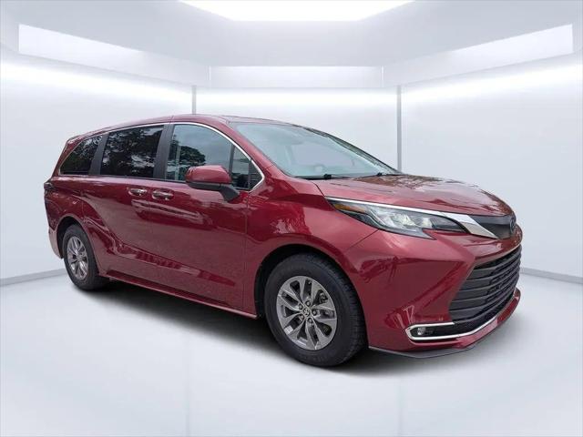 2023 Toyota Sienna XLE for sale in Palm Coast, FL