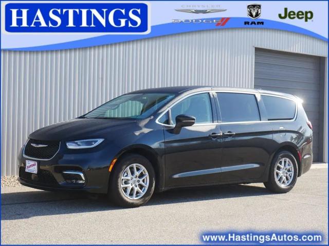 2023 Chrysler Pacifica Touring L for sale in Hastings, MN