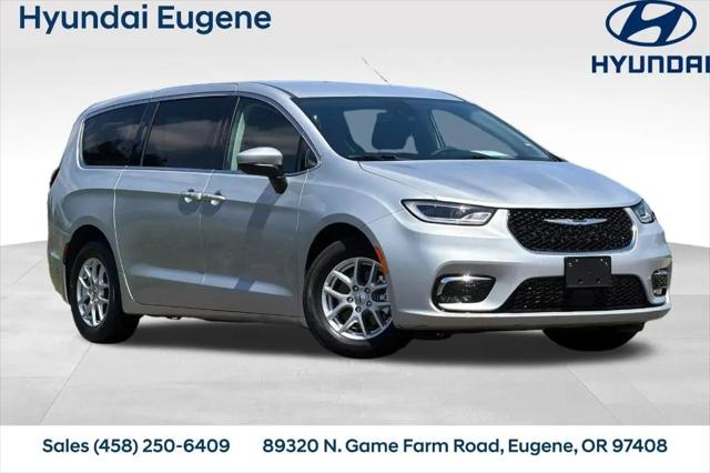 2023 Chrysler Pacifica Touring L for sale in Eugene, OR