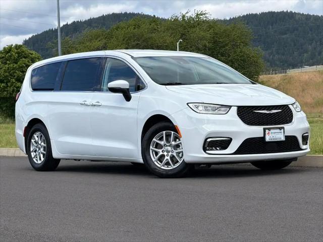 2023 Chrysler Pacifica Touring L for sale in Eugene, OR