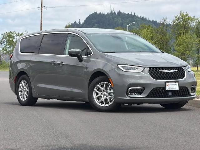 2023 Chrysler Pacifica Touring L for sale in Eugene, OR