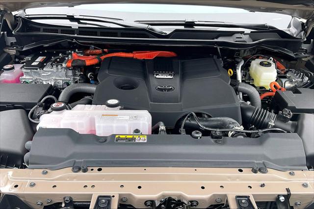 2026 Toyota Tundra Platinum Hybrid CrewMax 5.5' Bed