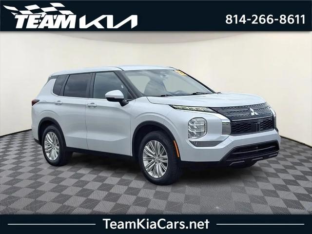 2022 Mitsubishi Outlander ES 2.5 2WD for sale in Johnstown, PA
