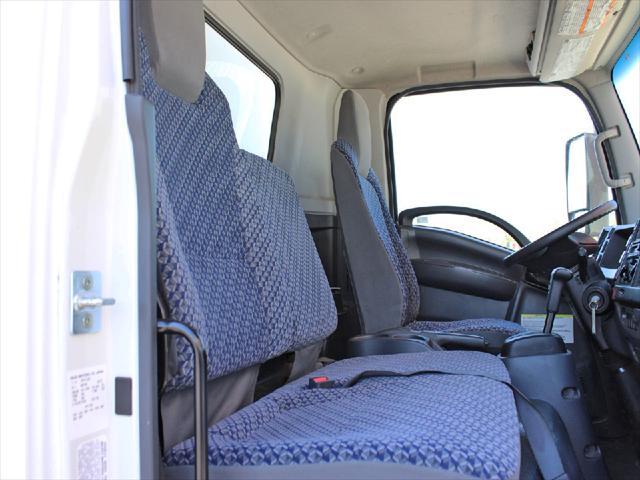 2023 Isuzu NPR Unknown