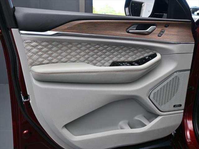 2023 Jeep Grand Cherokee L Summit 4x4