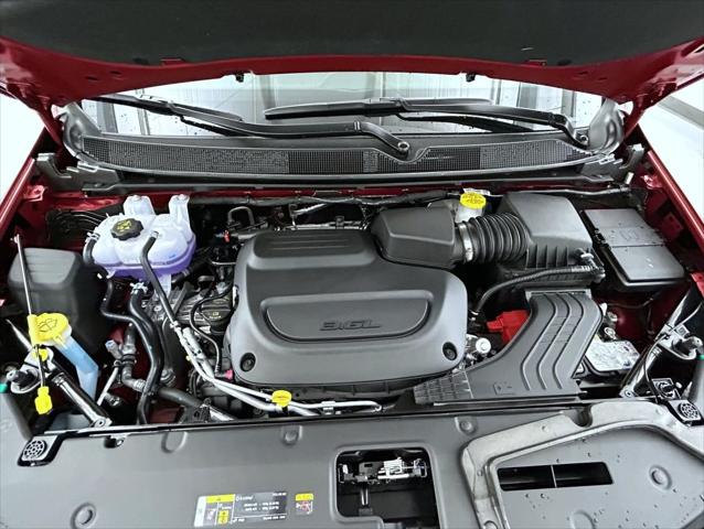 2027 Chrysler Pacifica Select