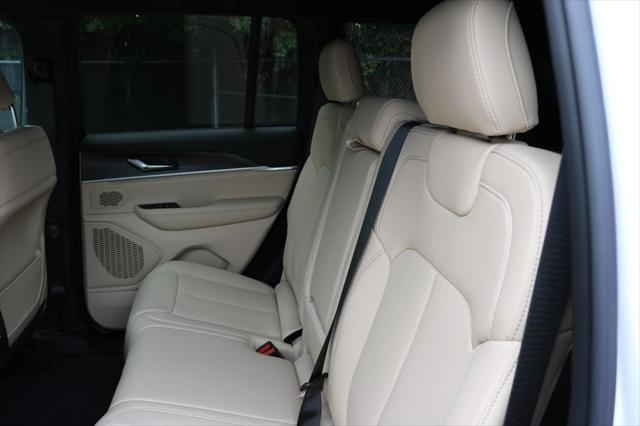 2026 Jeep Grand Cherokee Limited 4x2