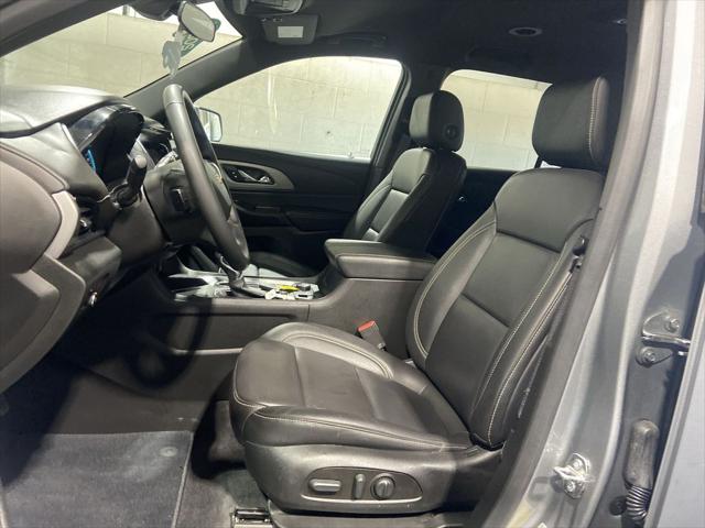 2023 Chevrolet Traverse AWD LT Leather