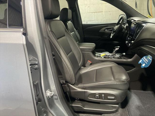 2023 Chevrolet Traverse AWD LT Leather