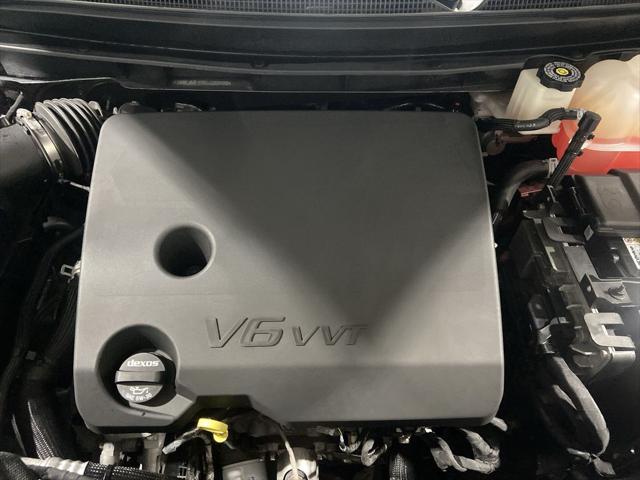 2023 Chevrolet Traverse AWD LT Leather