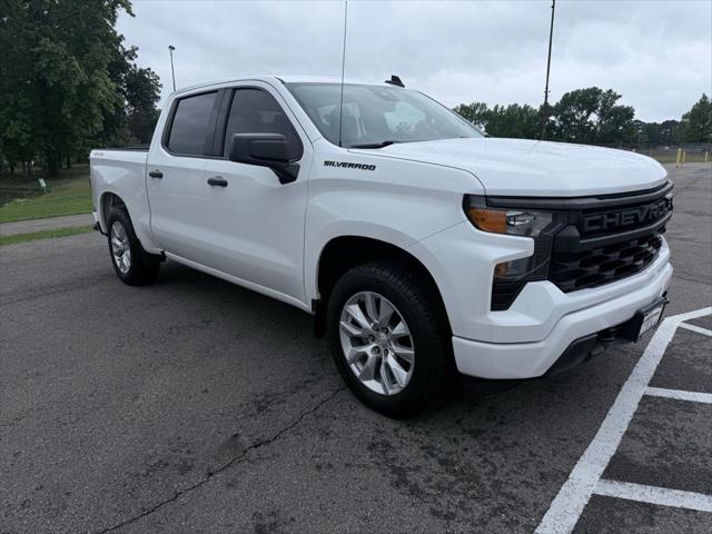 2022 Chevrolet Silverado 1500 4WD Crew Cab Short Bed Custom