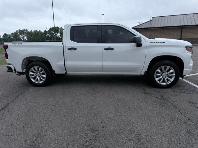 2022 Chevrolet Silverado 1500 4WD Crew Cab Short Bed Custom