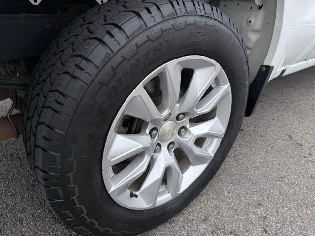 2022 Chevrolet Silverado 1500 4WD Crew Cab Short Bed Custom