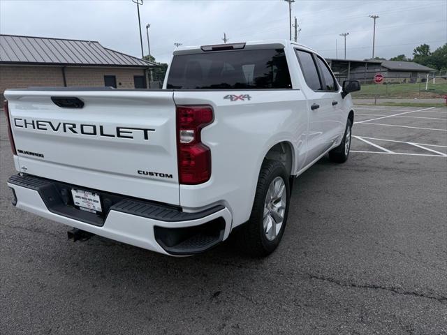 2022 Chevrolet Silverado 1500 4WD Crew Cab Short Bed Custom