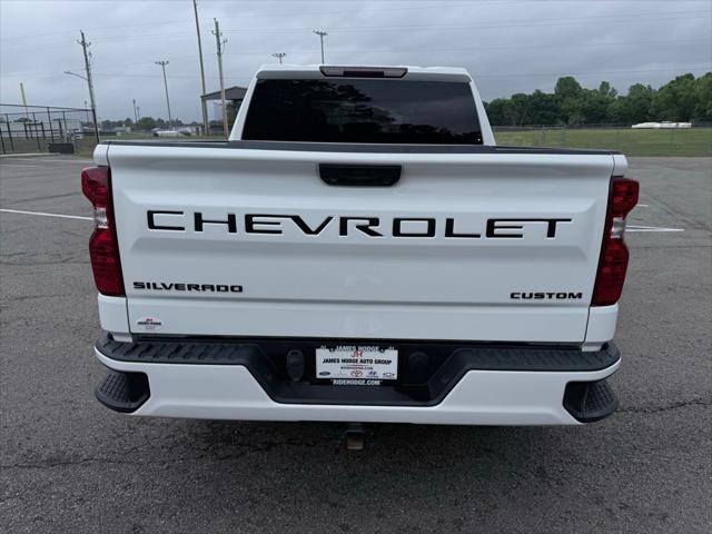 2022 Chevrolet Silverado 1500 4WD Crew Cab Short Bed Custom