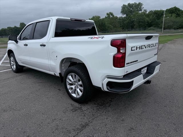 2022 Chevrolet Silverado 1500 4WD Crew Cab Short Bed Custom